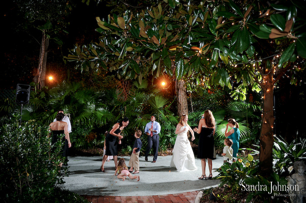 Best Courtyard Lake Lucerne - IW Phillips House Wedding photographer - Sandra Johnson (SJFoto.com)